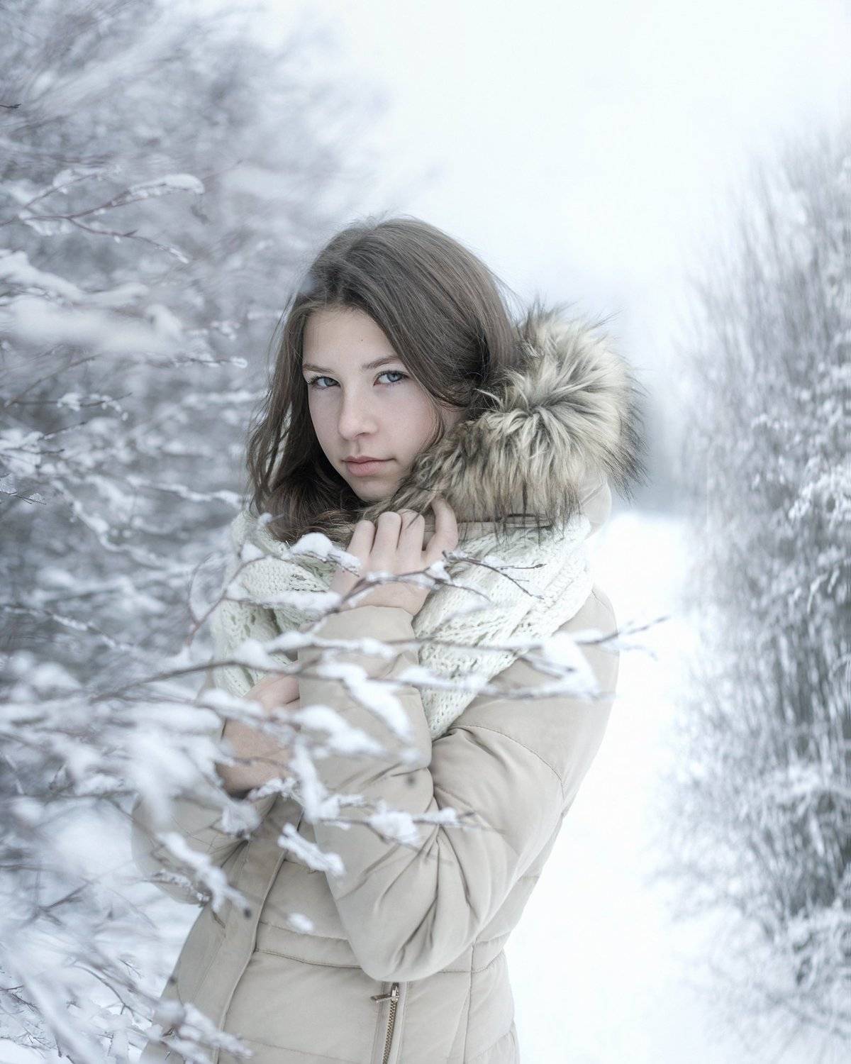 портрет , взгляд ,красивая девушка , цвет ,волосы , красивые губы ,нежность , таинственность . арт, Natalia Kholodova