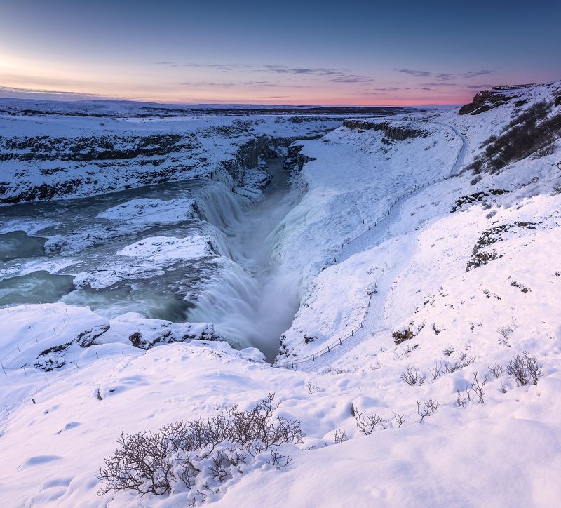 Gullfoss waterfall. Sunrise. Gullfoss waterfall. Sunrise. фото превью