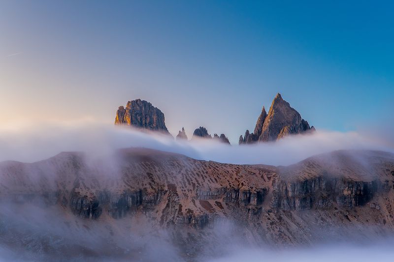 dolomites,dolomiti,dolomiten,tyrol,europe,cortina,auronzo,travel,moutain,moutains,fog,foggy,mist,misty,tre cime,national,park,tirol,italien,alpen,alps,italy, Foggy moutains. фото превью
