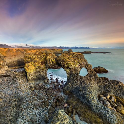 Gatklettur. Iceland.