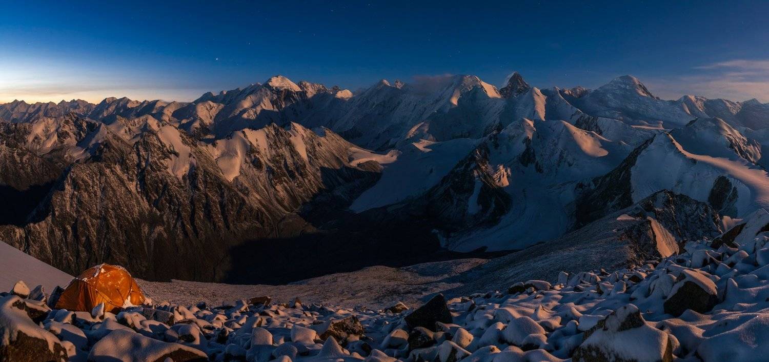 горы, ночь, лунный свет, хребет сарыджаз, тянь-шань, палатка, вершина, Ольга Кулакова
