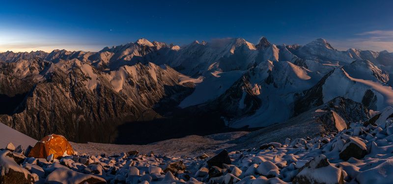 горы, ночь, лунный свет, хребет сарыджаз, тянь-шань, палатка, вершина Хребет Сарыджаз фото превью