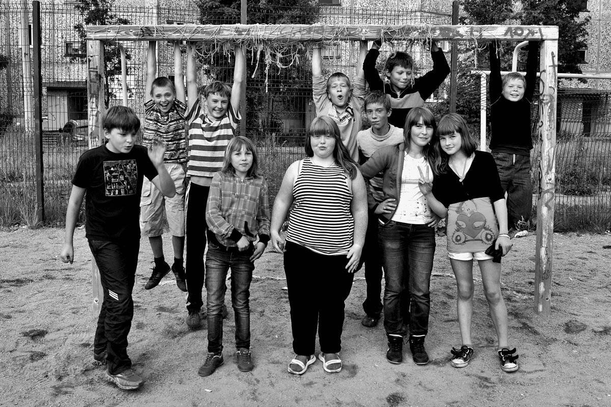 футбол, двор, ворота, ребята, девчата, чб, апатиты, Николай Смоляк