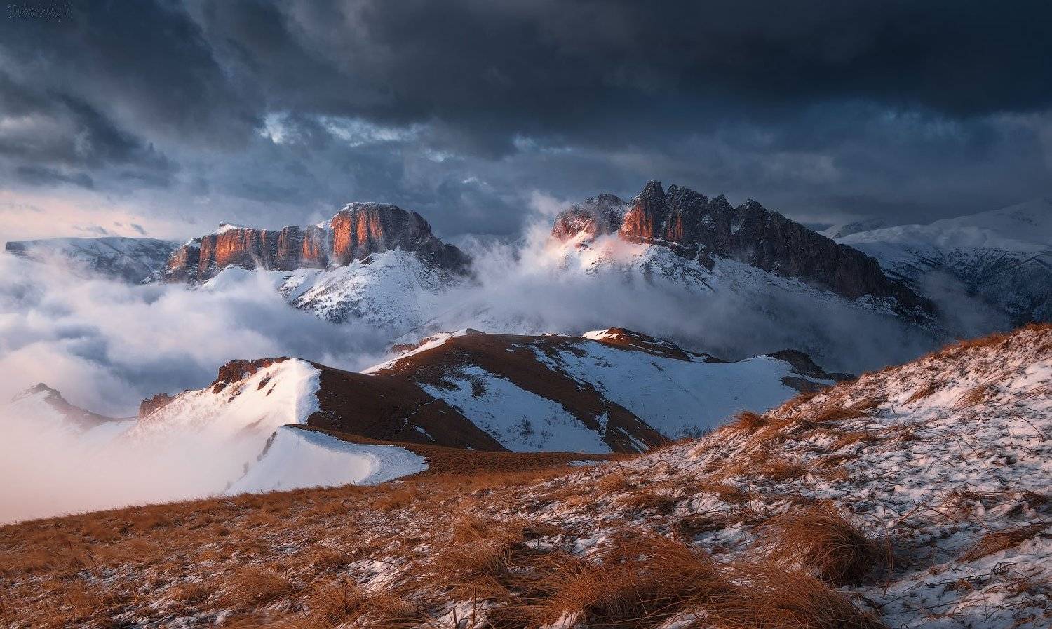 чертовы ворота, ачешбоки, кавказ, адыгея, большой тхач, горы, весна, тучи, Михаил Дубровинский