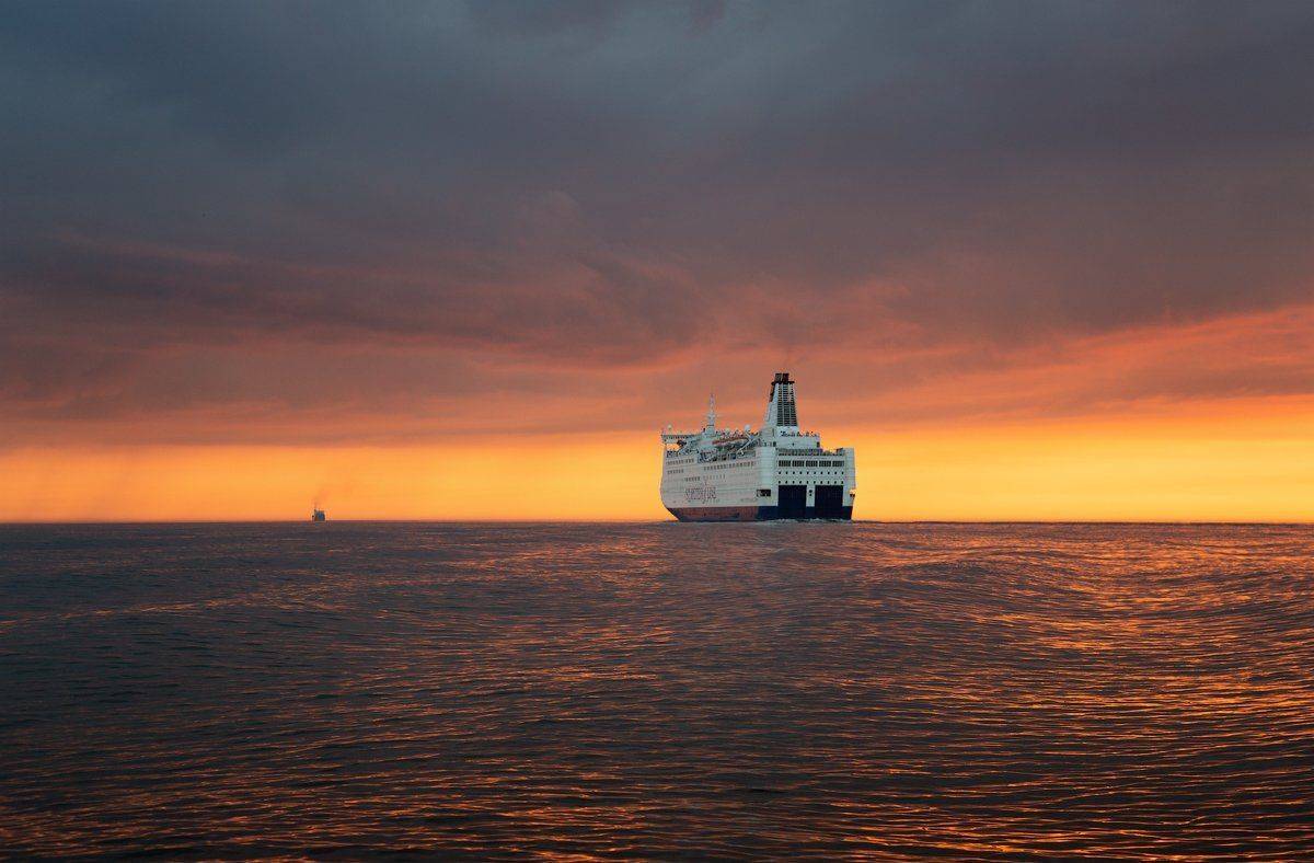 Паром Silja Line. Закат., Юрий Чернов