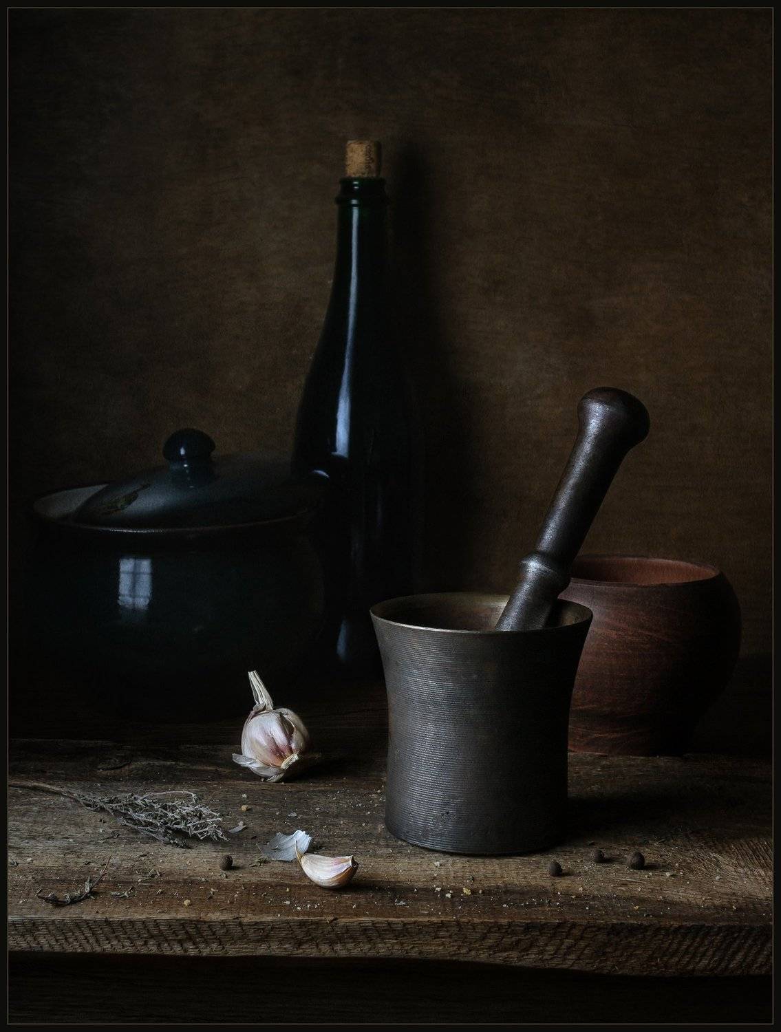 ступка, чеснок, горшок, бутылка, натюрморт, Андрей Угренинов