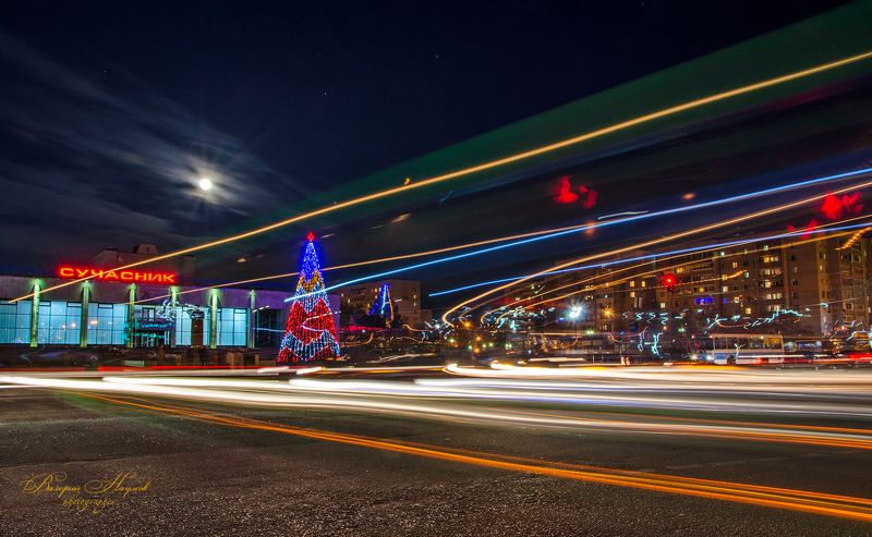 вечер, город, луна, огни, накануне нового года Предновогодняя кутерьма фото превью