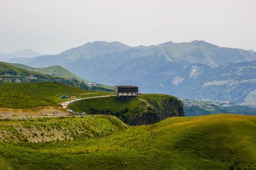 В горных пейзажах