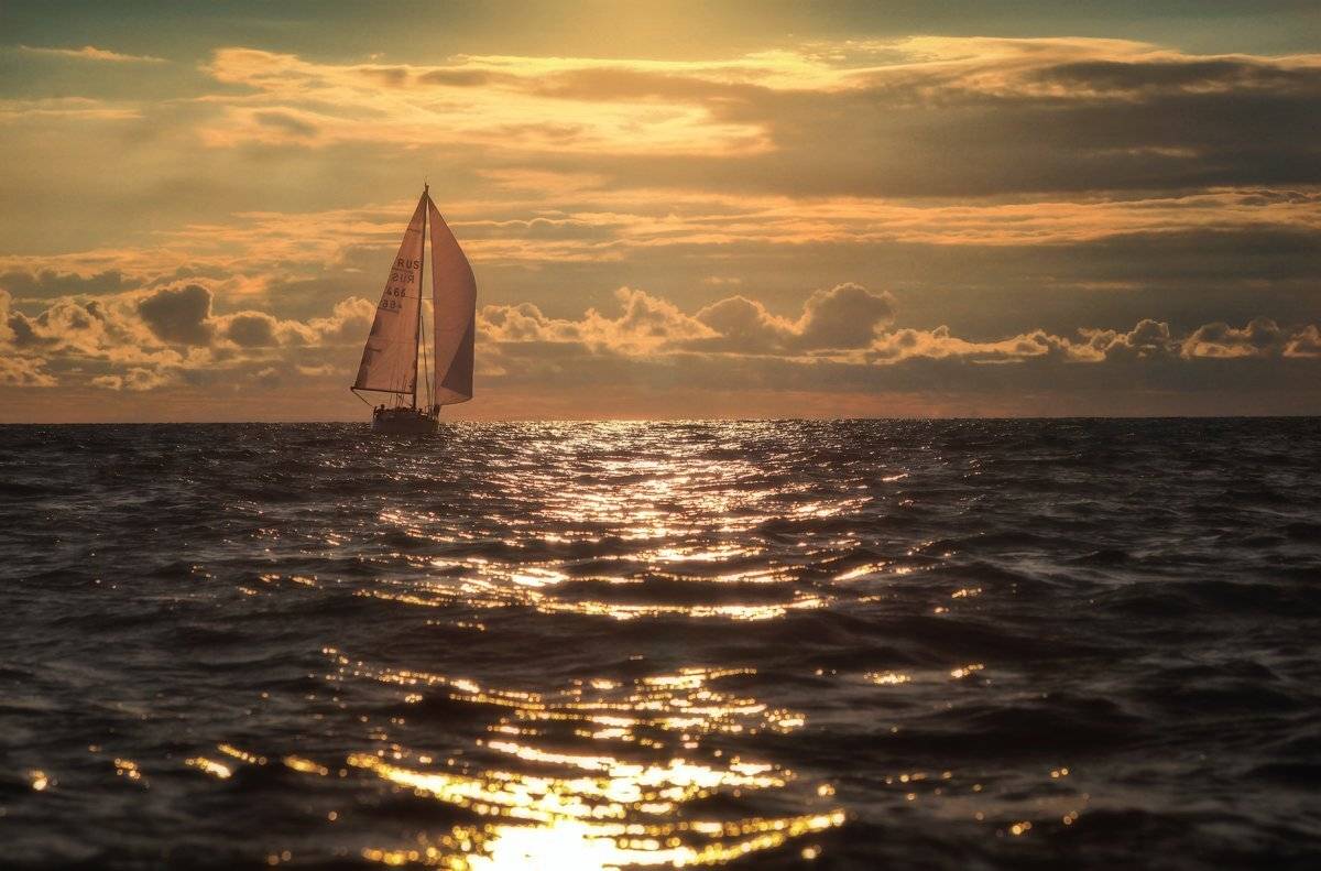 Парус. Залив. Море. Закат., Юрий Чернов