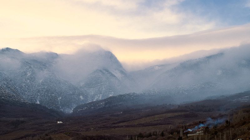крым, юбк, горы, снег, пейзаж, закат, вечер, облака, туман Зимний Крым фото превью