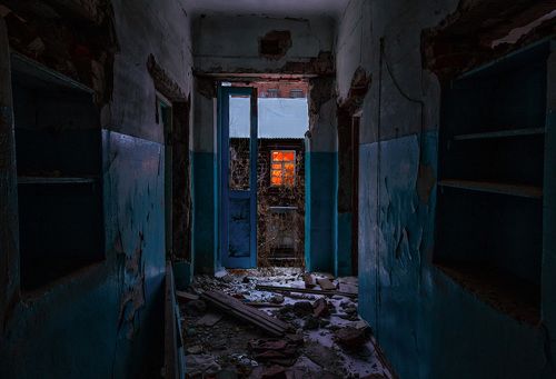 Поиски света в декабрьской мгле