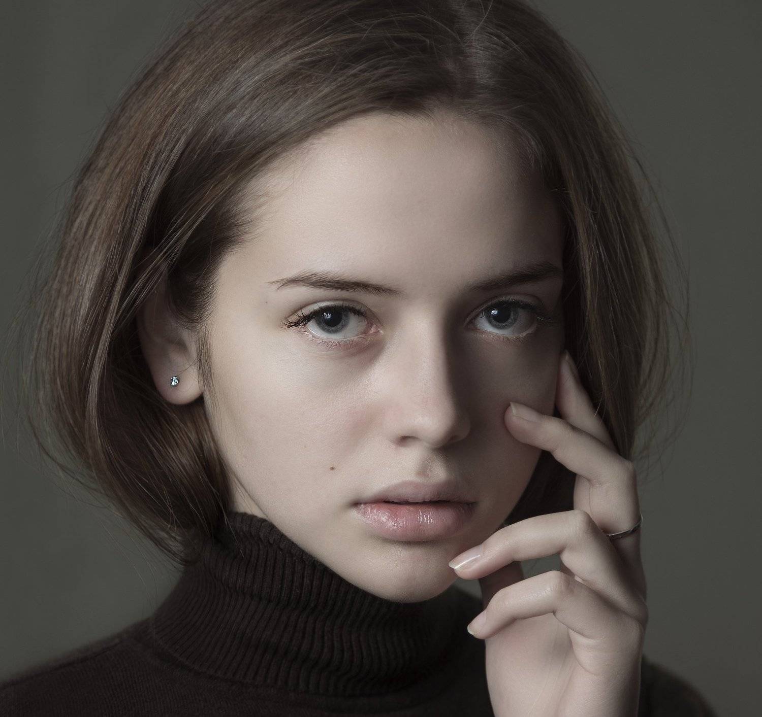 портрет , взгляд ,красивая девушка , цвет ,волосы , красивые губы ,нежность , таинственность, Natalia Kholodova
