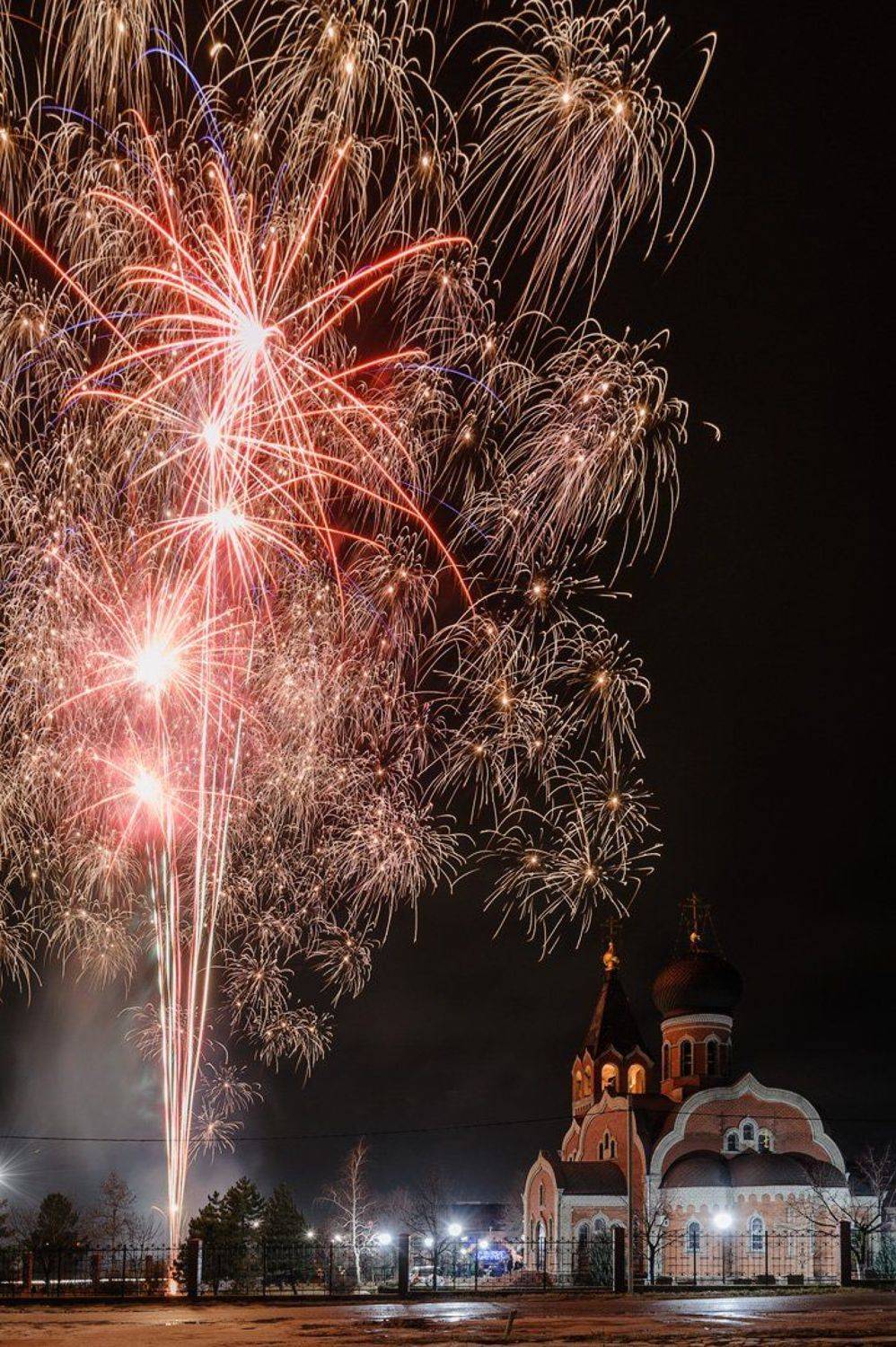 темрюк, таманский полуостров, земля таманская, салют, фейерверк, храм, Владимир Тузлай