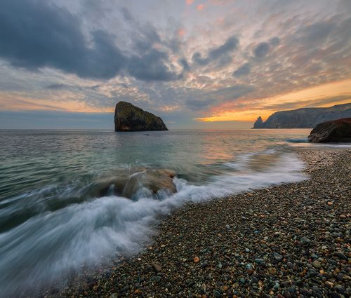 Яшмовый пляж и скала Святого явления. Мыс Фиолент.