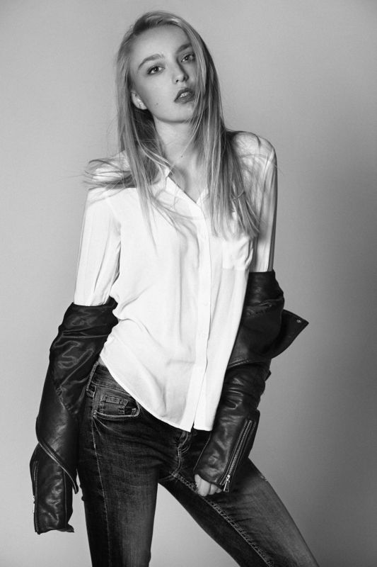 Pose , Asen Andreev , Asen Andreev Photography , Posing , Fashion , Portrait , Model , Portrait , B&W , Studio , Black & White, Monochrome , Contrast Ivena фото превью