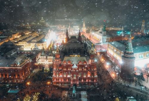 Пролетая над Москвой.