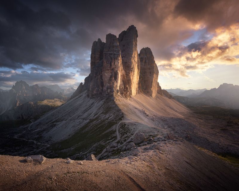 adige, alpine, alps, alto, bolzano, cime, cliff, climbing, clouds, dolomites, dolomiti, drei, environment, europe, evening, hiking, italian, italy, landmark, landscape, lavaredo, laveredo, mount, mountain, nature, outdoor, park, peak, ridge, rock, scenery The Guardians of Light фото превью