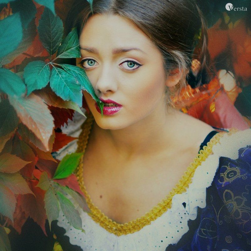 осень, середьовіччя «…Де вічність поросла плющем І погляд  вабить до поем Ти палиш осені вогнем…» фото превью