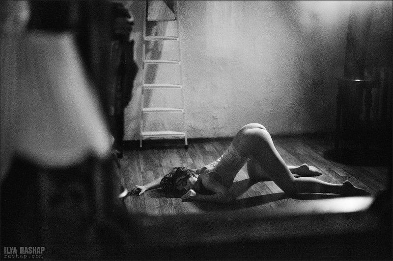 Intimate фото превью