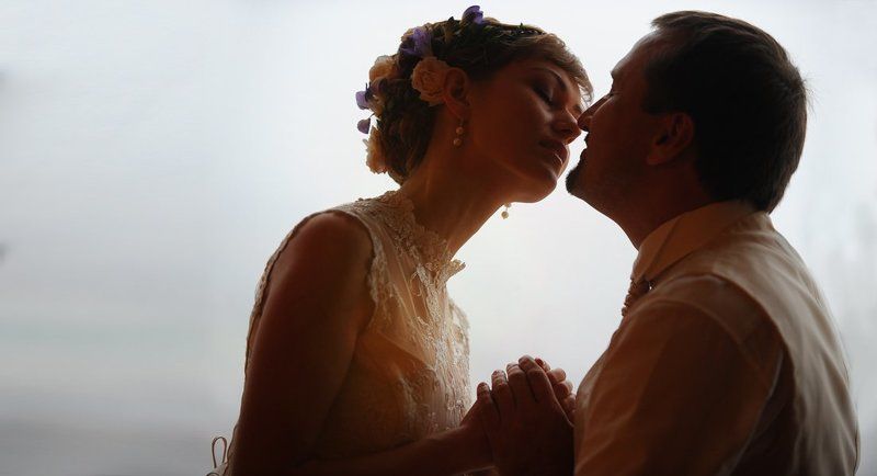 Момент перед поцелуем. фото превью