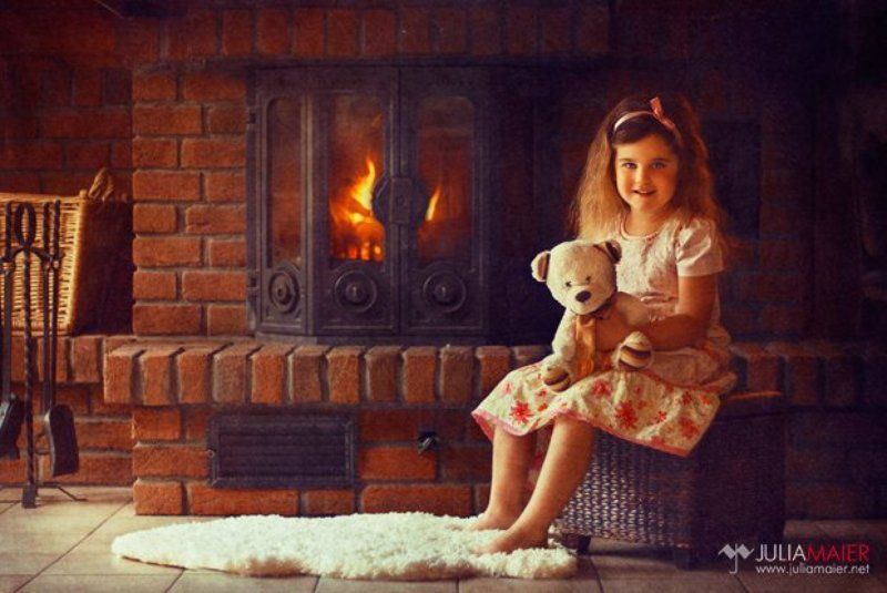 У камина фото превью