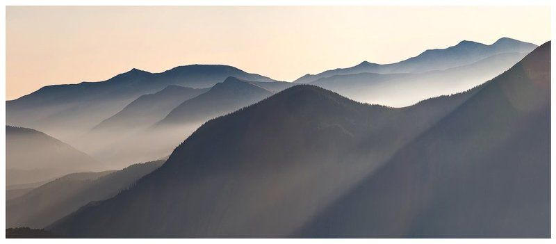 горы,рассвет,туман,свет,карпаты геометрия гор фото превью