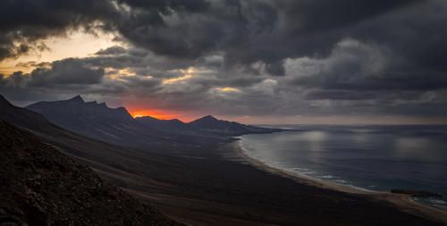 красный отблеск заката