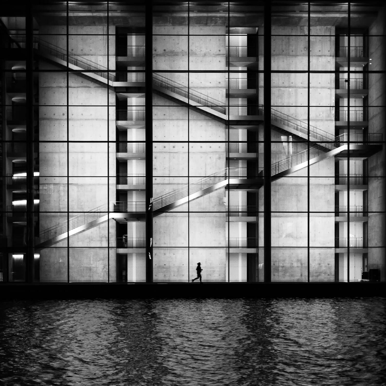 здание, человек, Александр Безмолитвенный