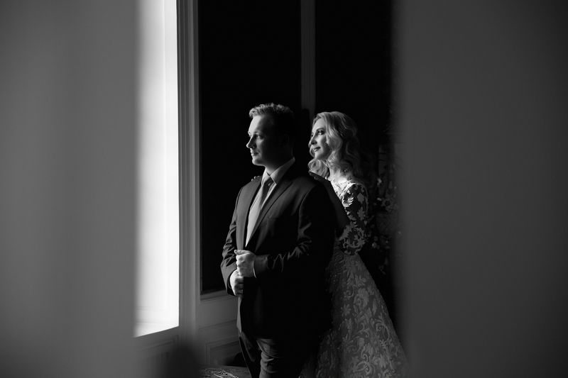 groom and bride portrait фото превью