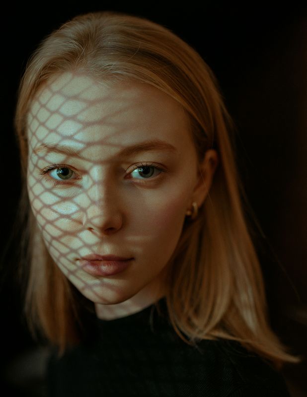 portrait, портрет, girl, indoor, studio, девушка, молодость, december, ламповый, retouch, ретушь, цвет, lamp, traces Diana фото превью