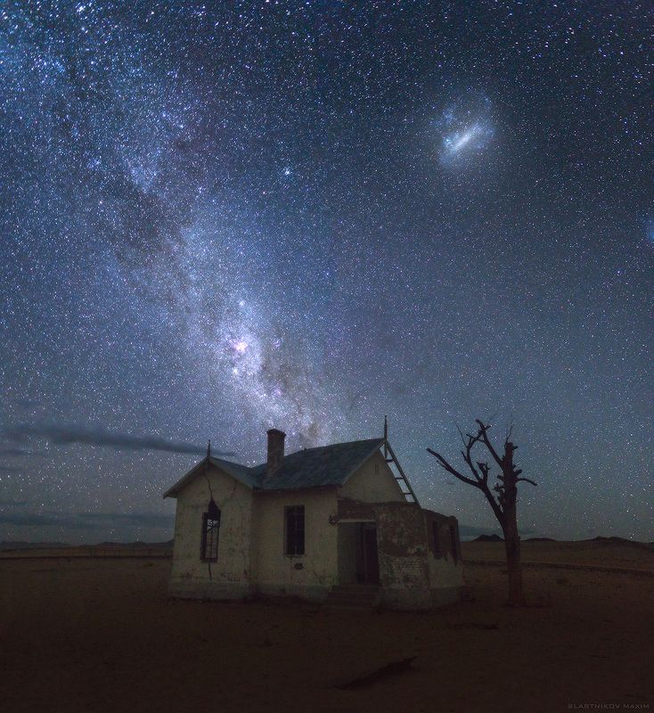 намибия, африка, млечный путь, галактика, небо, дом, пустыня, звезды, ночь, дерево, один, людериц, колманскоп, south africa, africa, namibia, ghost, town, clouds, sky, stars, galaxy, world, desert, alone, outdoor Desert фото превью