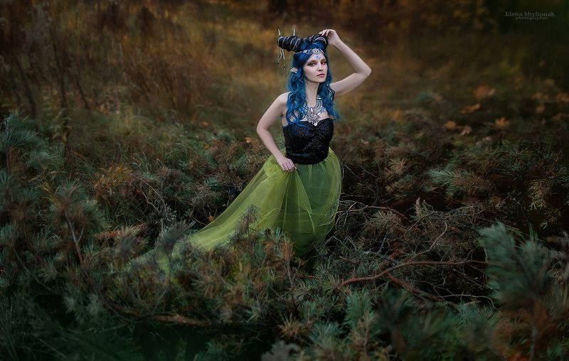 эльф, мистическое существо, синие волосы, природа, сказка, сказка на ночь, сказочная, рога, демон, elf, mystical creature, blue hair, nature, fairy tale, bedtime story, fabulous, horns, demon Labyrinth of the Faun фото превью