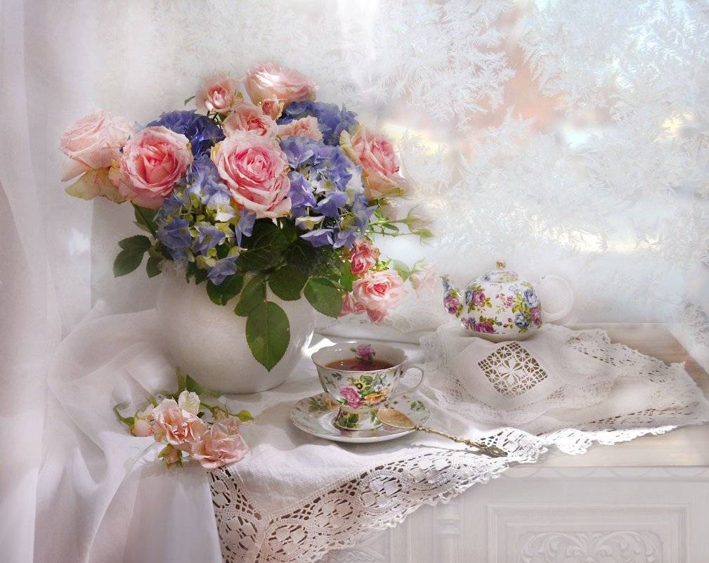 still life,натюрморт,январь, фото натюрморт,розы, гортензия, цветы, фарфор, морозное стекло, настроение, зима,, Колова Валентина