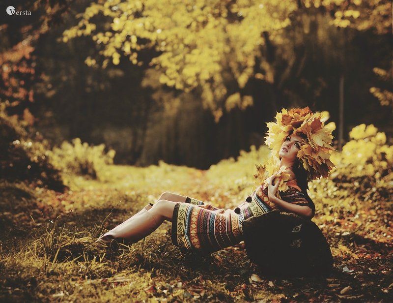осень, дівчина, жінка, натхнення, солнце «Натхнення, в осені шукала, Думки в віночок заплітала, І щастя врешті віднайшла…» фото превью