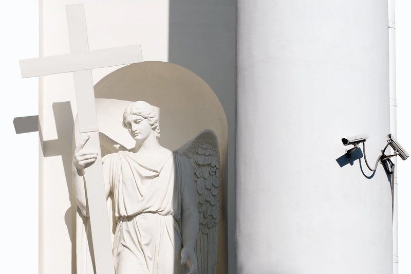 Под присмотром фото превью