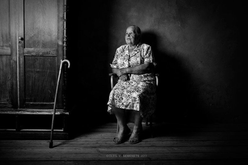 Старый шкаф фото превью