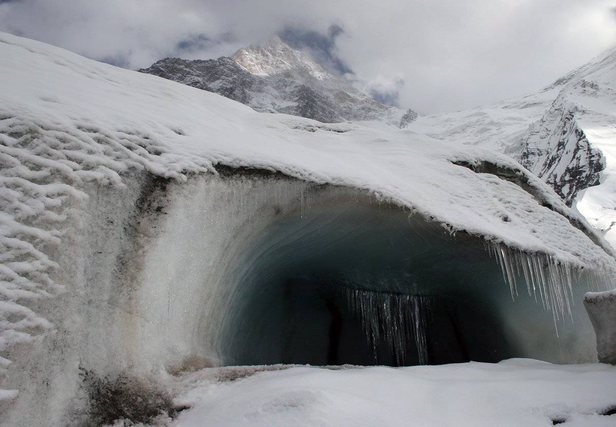 хан-тенгри, Артем Головин