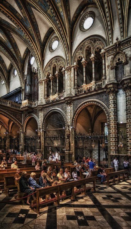 монсеррат, испания Уютная готика фото превью