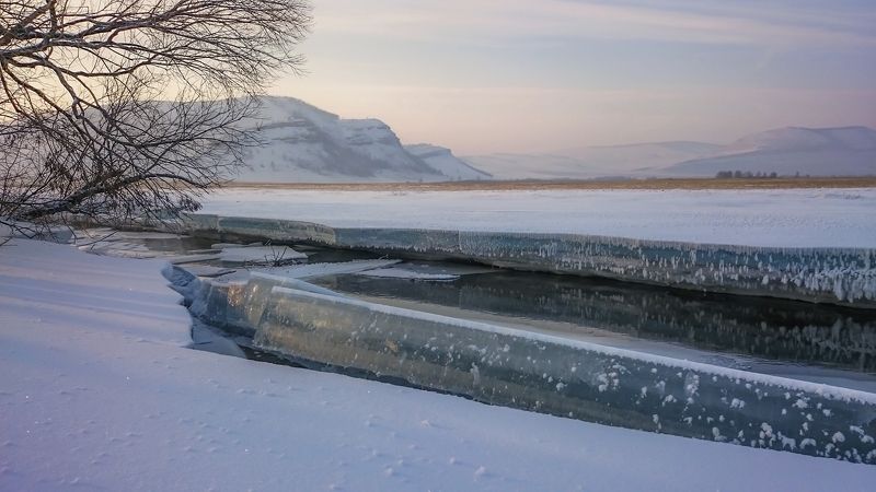 Речка Черная в телефоне фото превью