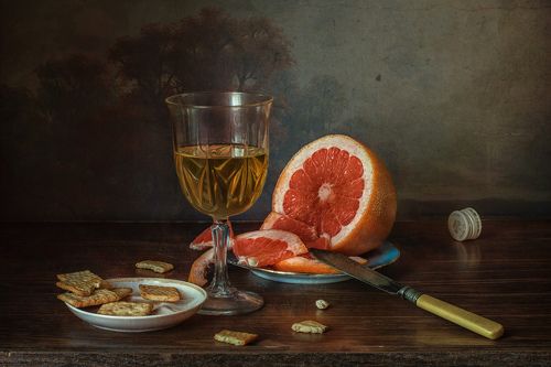 С грейпфрутом и крекерами