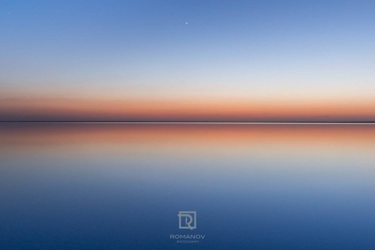 абстракт, свет, проекция, луч, силуэт, пространство, волна, узор, бесконечность, плазма, галактика, прожектор, свечение, озеро, отражение, звезда, закат, горизонт, линия, небо, Россия, Валерий Романов