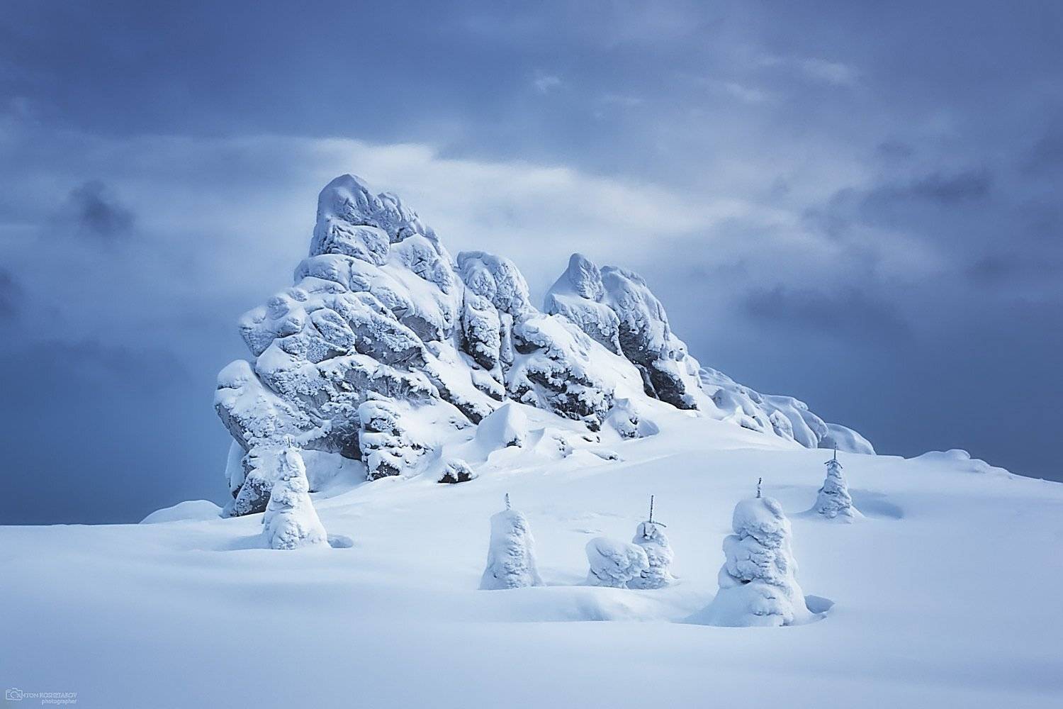пермский край, урал, скала, снег, зима, горы, путешествия, снежное царство, небо, мороз, Антон Кошетаров