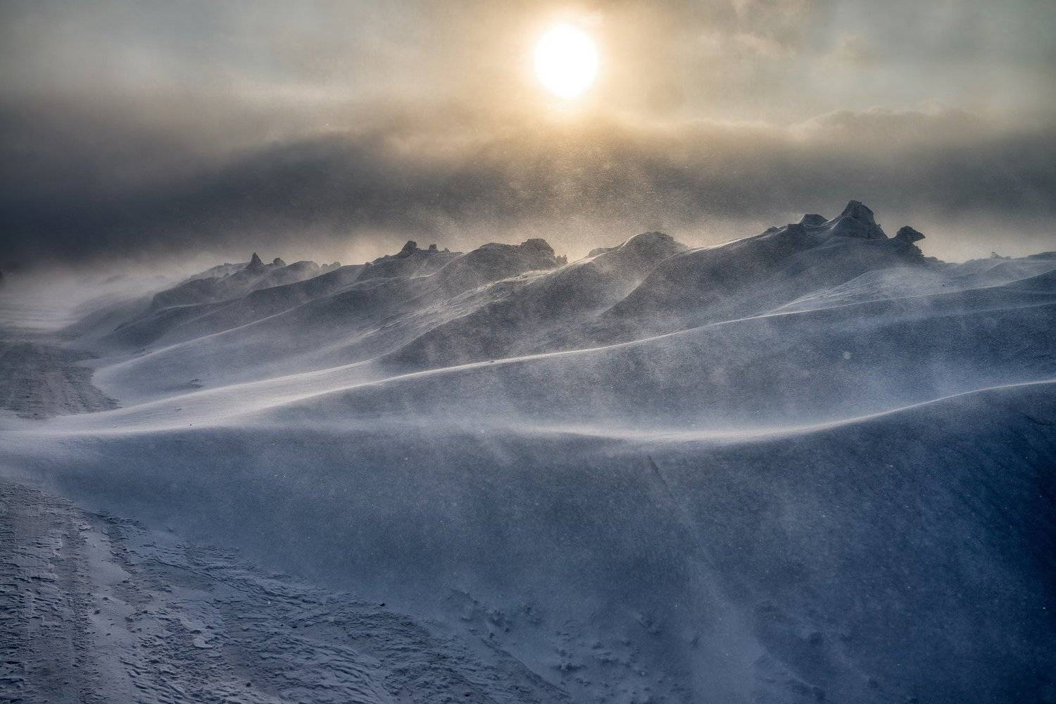 снег, солнце, зима, метель, сибирь 2019, Дмитрий Дубиковский