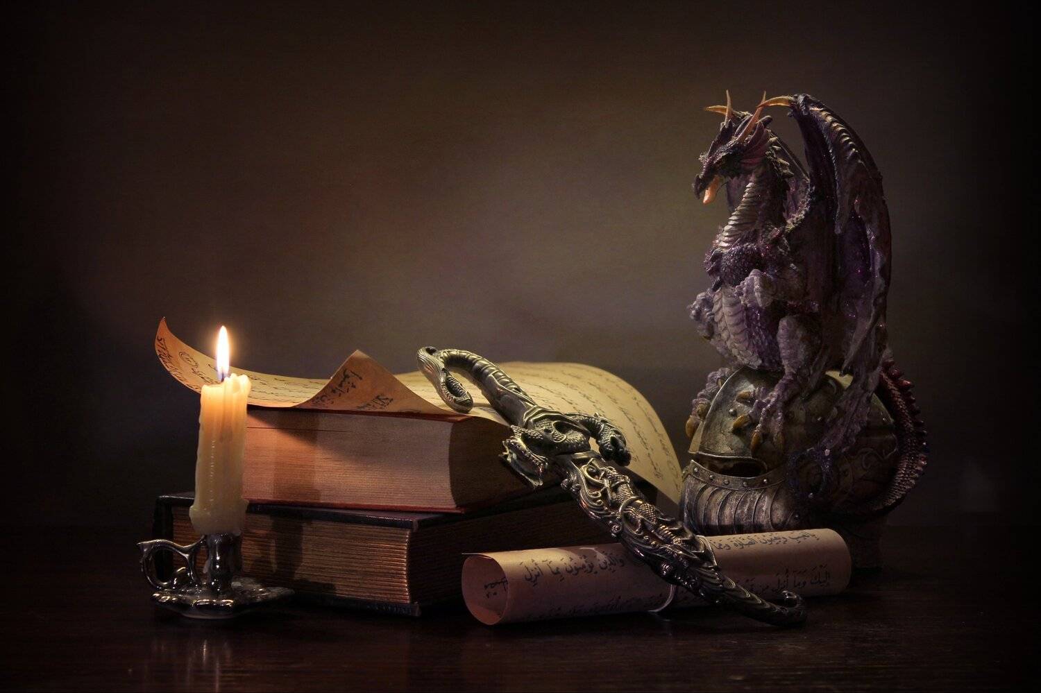 натюрморт, книги, дракон, статуэтка, свиток, кинжал, Ковалева Светлана