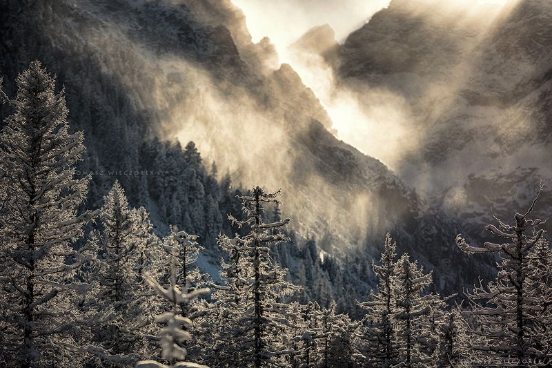 mountains, tatry, tatras, light, wind, cold, winter, landscape, poland, polish, sunrise, sunset, beautiful, awesome, amazing, adventure, travel, explore Wind and light фото превью