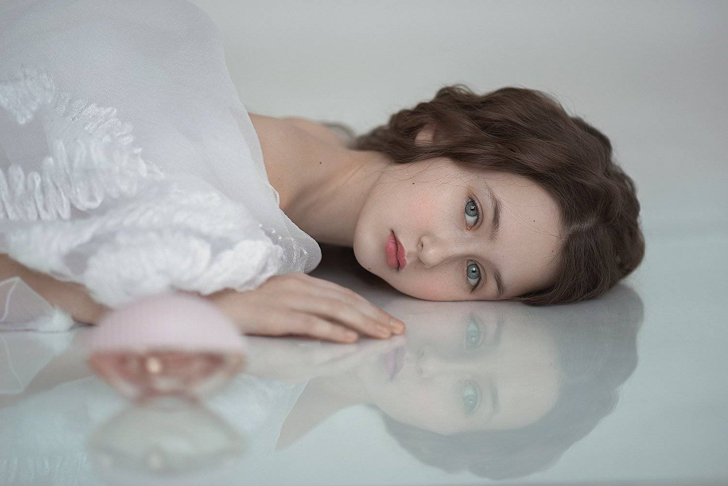 фото зеркало отражение парфюм духи глаз дети детская фотосессия портрет стекло, Софья Ознобихина