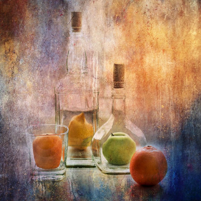 фото , цвет , натюрморт , бутылка , фрукты , стекло Натюрморт с фруктами и стеклом фото превью