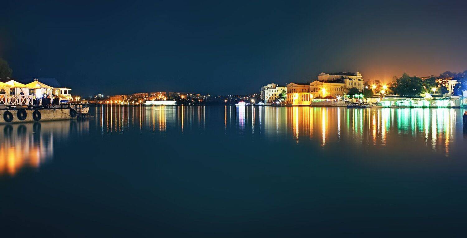 город,море,бухта,свет,блик,лампа,небо,вода, Юрий Котов