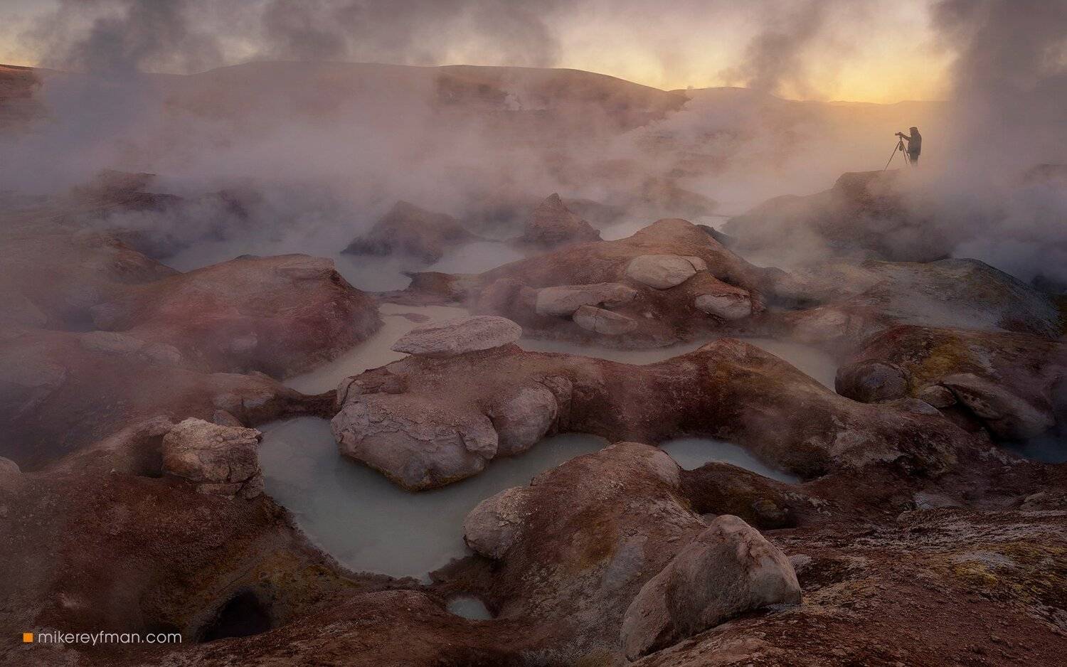 bolivia, sol de manana geysers, geothermal field, boiling, mud, geysers, andes, altiplano, laguna colorada, high altitude, morning sun, sulphur, springs, intense, volcanic, activity, Майк Рейфман
