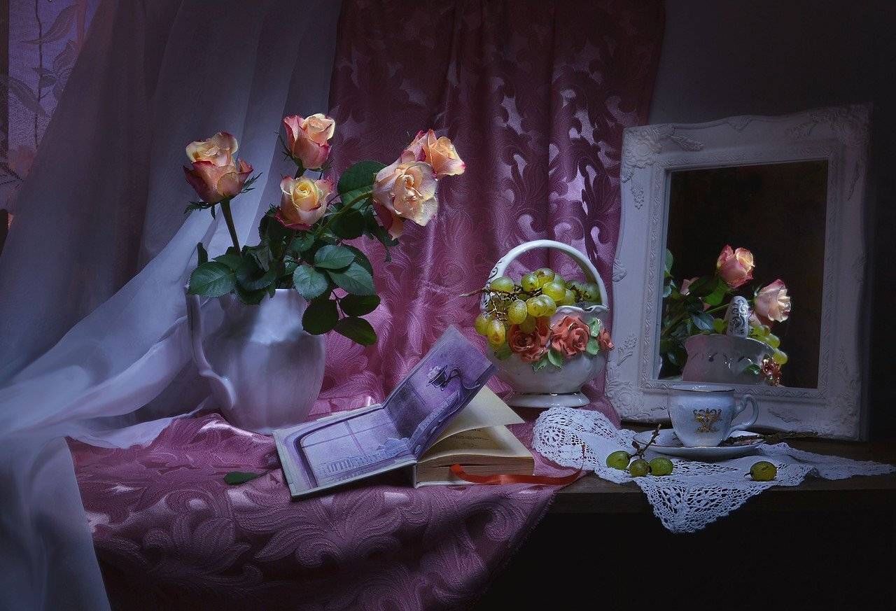 still life,натюрморт,фото натюрморт, цветы, розы, зеркало, отражение, книга,настроение зима,, Колова Валентина